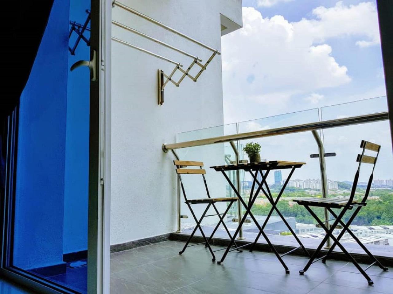 Puchong Skypod 10 Pax Ioi Mall Cozy Apartment Dış mekan fotoğraf