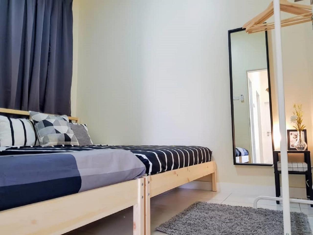 Puchong Skypod 10 Pax Ioi Mall Cozy Apartment Dış mekan fotoğraf